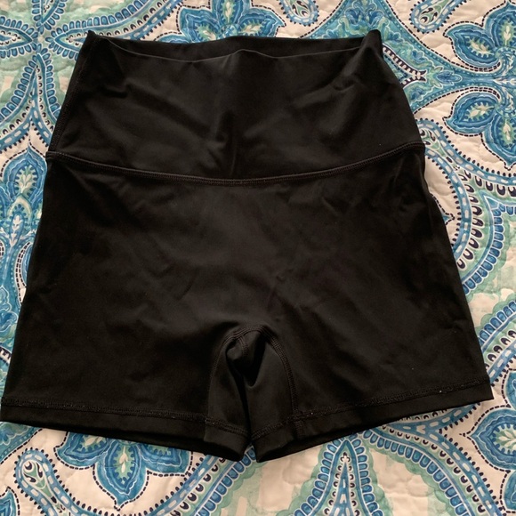 Sz M Aerie Offline Black Shorts - Picture 1 of 3